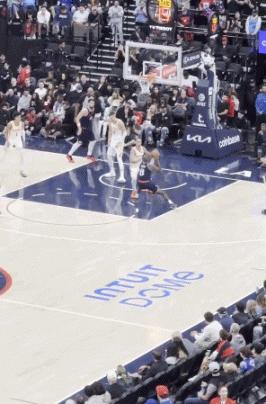 经验拉满！哈登单防快攻站定试图造犯规 被过之后经典切球盖帽